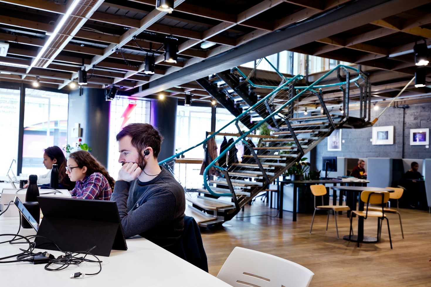 Essential Tools for Launching Your Professional Presence